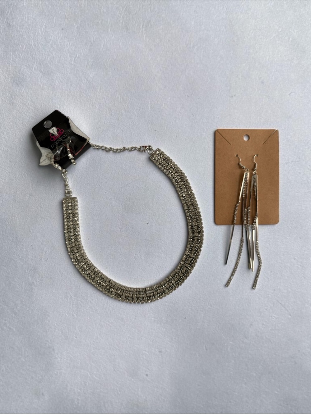 🫶🏻 Paparazzi Silver Crystal Statement Necklace and Dangle Earrings Set